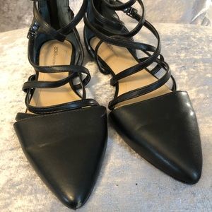 Classic BCBG strappy flats